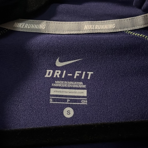 Women’s 1/2 Zip Nike Dry Fit Running Shirt - Small - Picture 3 of 4